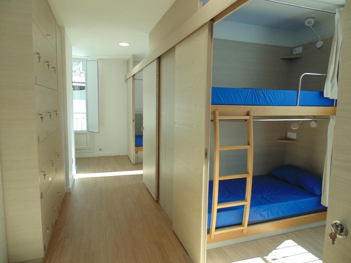 Basic Driepersoonskamer met Gedeelde Badkamer
